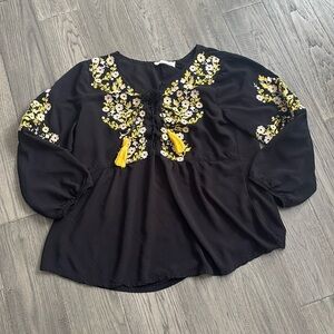Luna Moon | Yellow and White Floral Embroidered Black Blouse Size Large